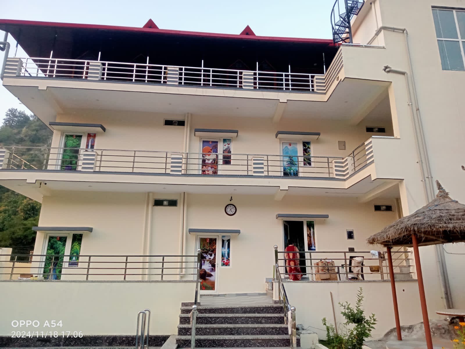 Hotel Hill View Residency